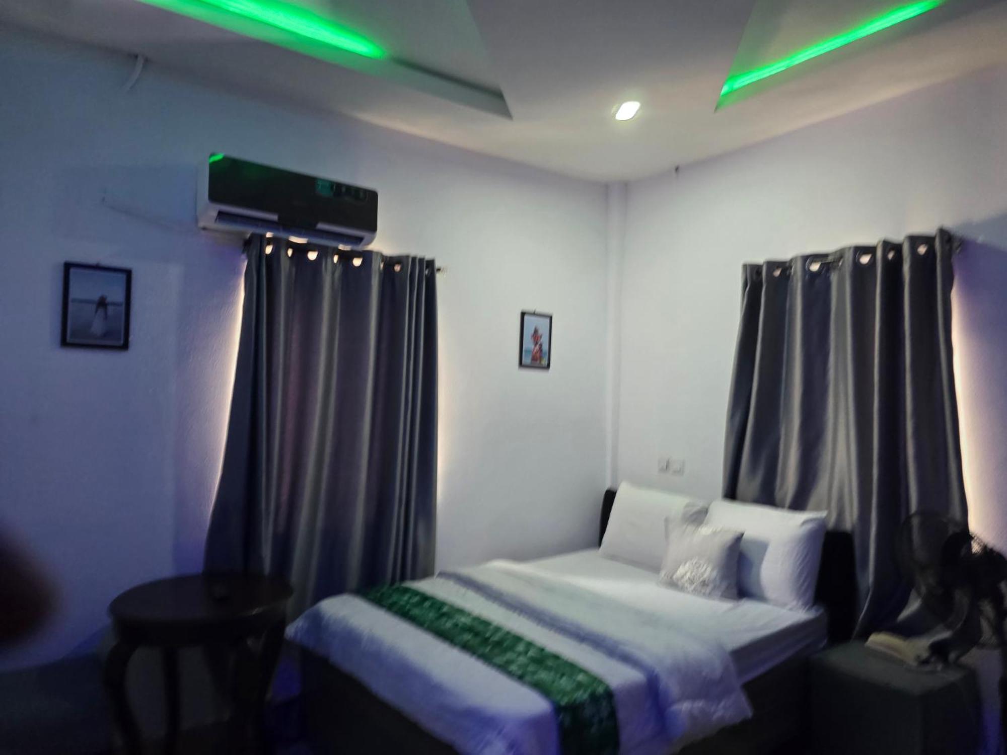 Iceland Beach Resort Lagos Exterior photo